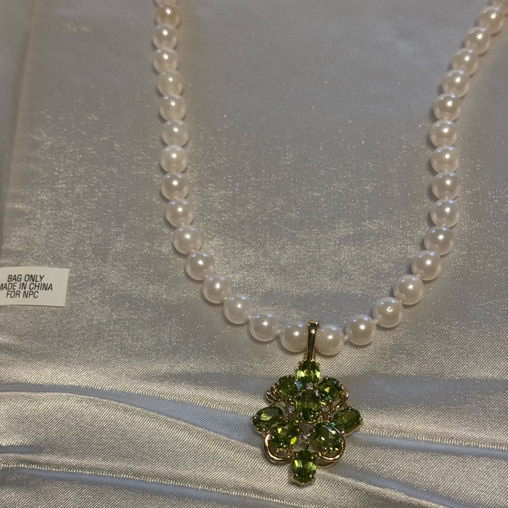 14k Peridot and Diamond 💎 Pendant(Enhancer) - Picture 6 of 8